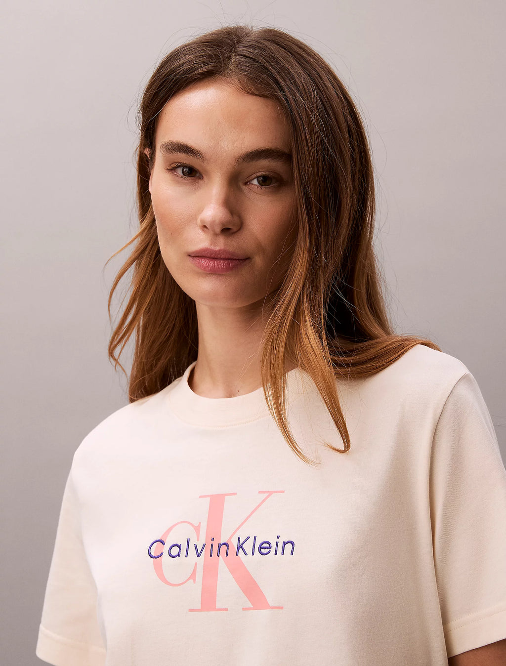 T-shirt con monogramma logo